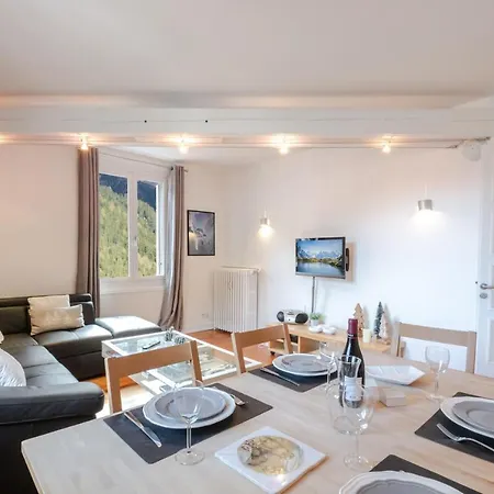 Majestic Apartment *